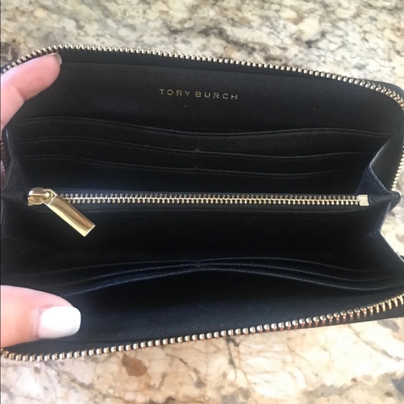 Tory Burch black Emerson wallet - Picture 3 of 4